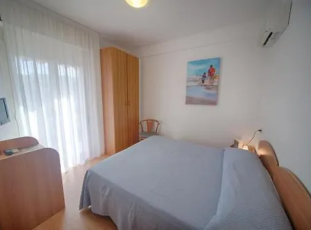 酒店 Corfu 皮内托